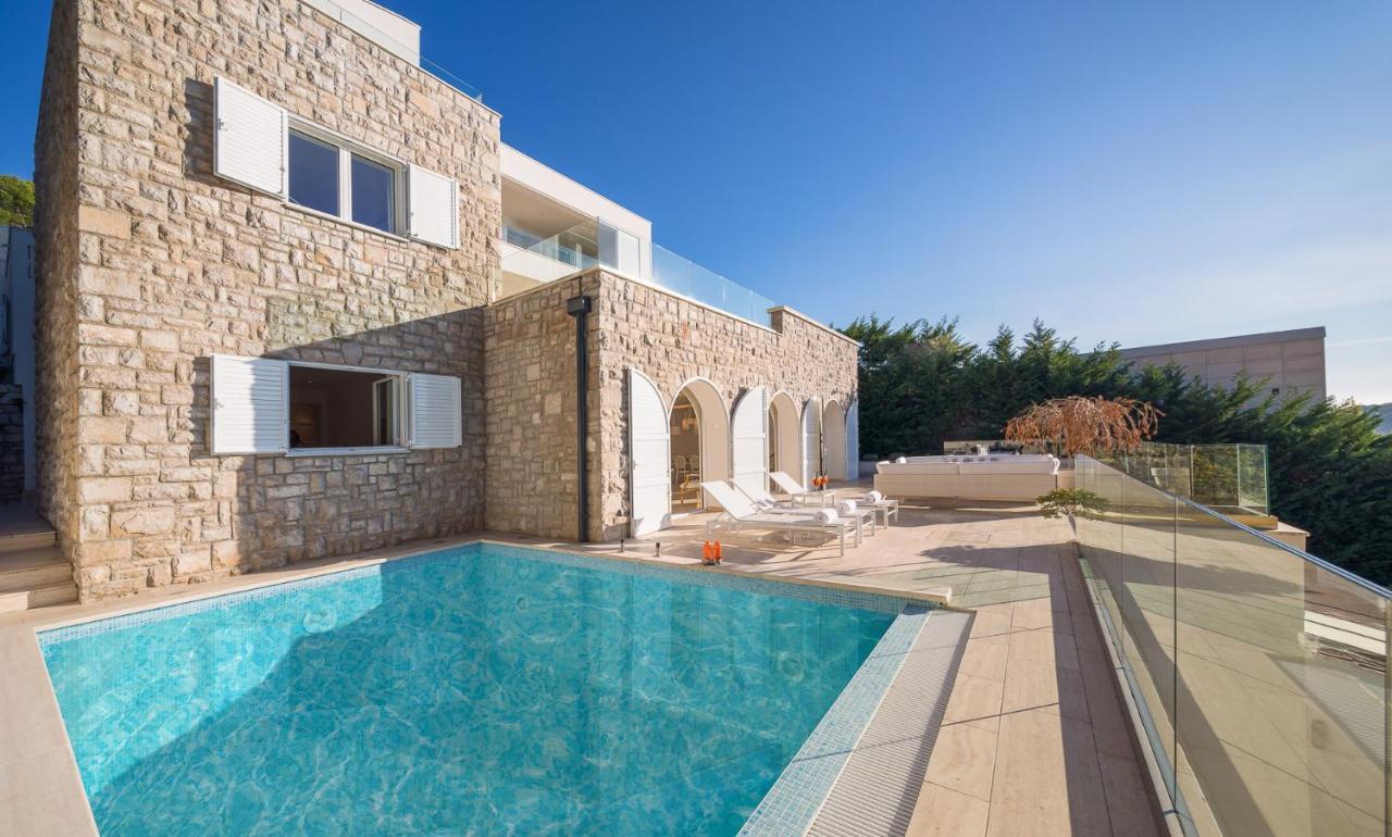 Luxury Seafront Villa Primosten Glamour With Private Pool, Sauna And Gym At The Beach In Primosten Exterior photo