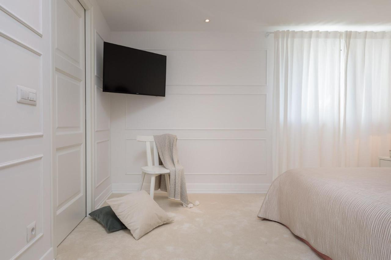 Luxury Seafront Villa Primosten Glamour With Private Pool, Sauna And Gym At The Beach In Primosten Exterior photo